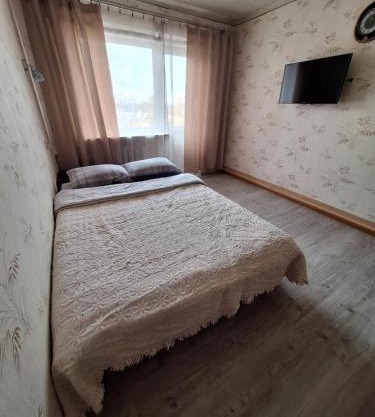 Квартира з балконом 2 кімнати вул 23 серпня 13А