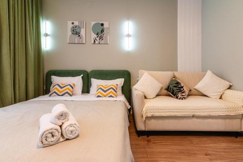 Яркая студия в Meridian Apartments
