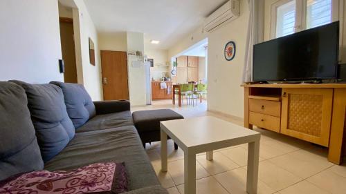 נווה במדבר - שופץ ב-2025! צמוד ל BGU וסורוקה - אינטרנט סיבים, Google TV ומיזוג מלא