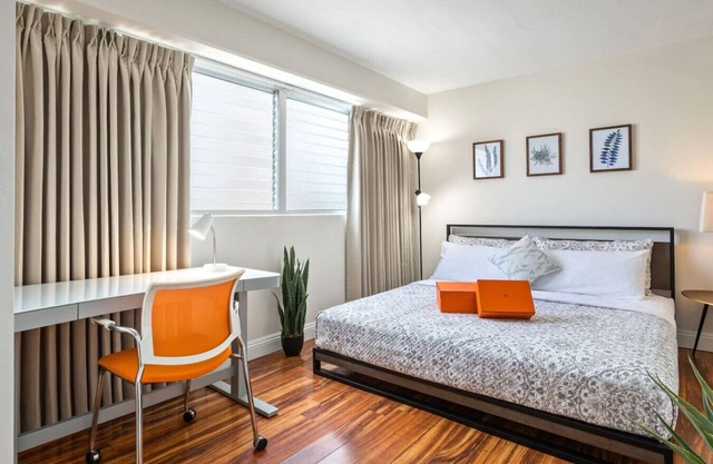 09 FREE Parking/10 min beach/2br-Waikiki/Ala Moana