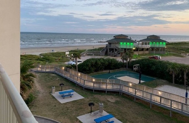 1/1 Resort On Beach, Private Balcony wi/Pool/Gulf View, Fully Equipped Kitchen