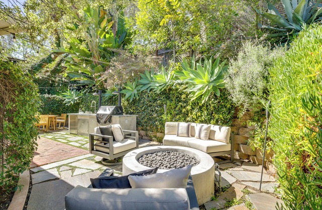 1/2 Mi to Balboa Park: Cottage w/Private Yard!