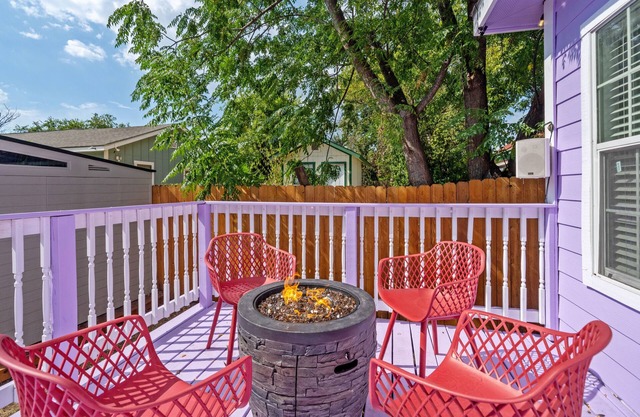 1.4 Miles from Riverwalk, Firepit, Cactus House 🌵