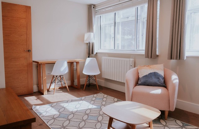 1 bed apartment in central Horsham