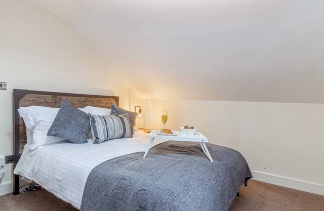1 Bed Beautiful Apartment Carriage Court