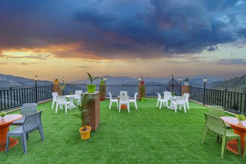 1 Bed Room I Pvt Balacony I Mountains View I Charvi Retreat By Exotic Stays