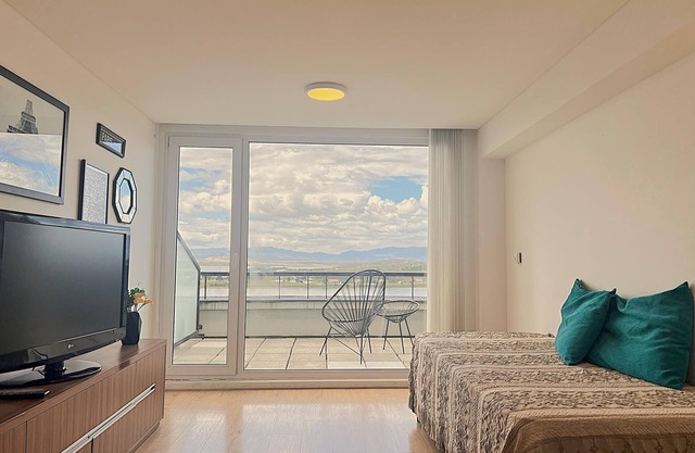 1 bedroom apartment wiith balcony and panoramic sea view