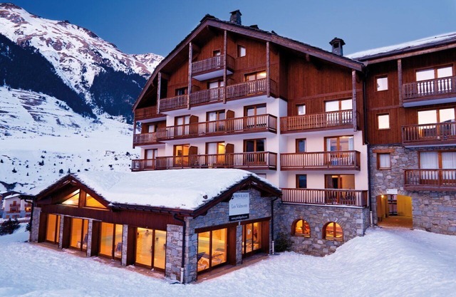 1 bedroom apartment for 4 people Ski-to-door departure