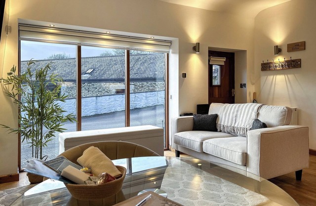 1 bedroom accommodation in Falmouth
