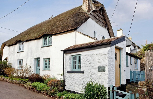 1 bedroom accommodation in Holcombe, Teignmouth