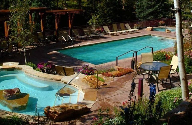1 Bedroom Antlers Vacation Rental With Incredible Slopeside Views and Just a Short Walk to Gondola and Lionshead Village