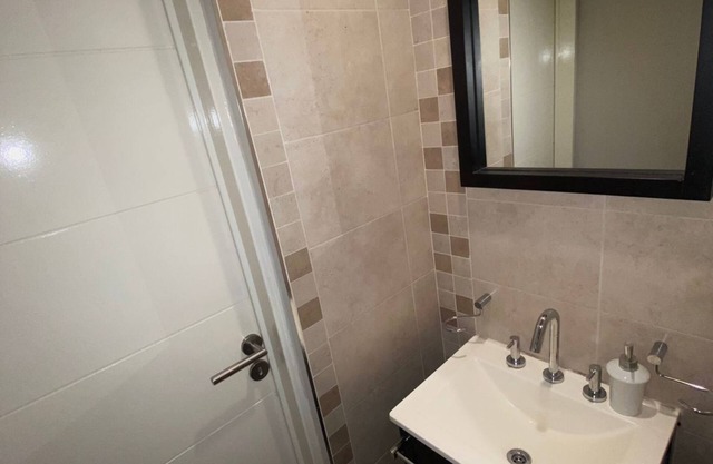 1 bedroom apartment in gated community in gated community 24h security