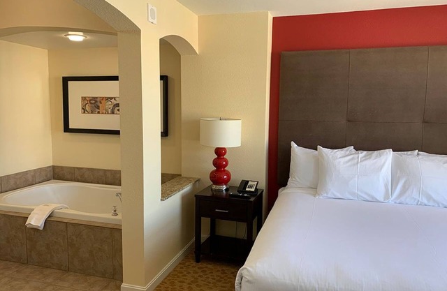 1 Bedroom Condo minutes away from Allegiant Stadium