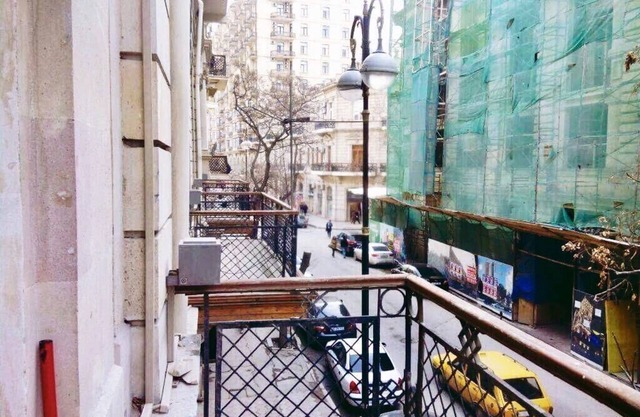 1 bedroom duplex apartment near Molokan Garden (heart of downtown)