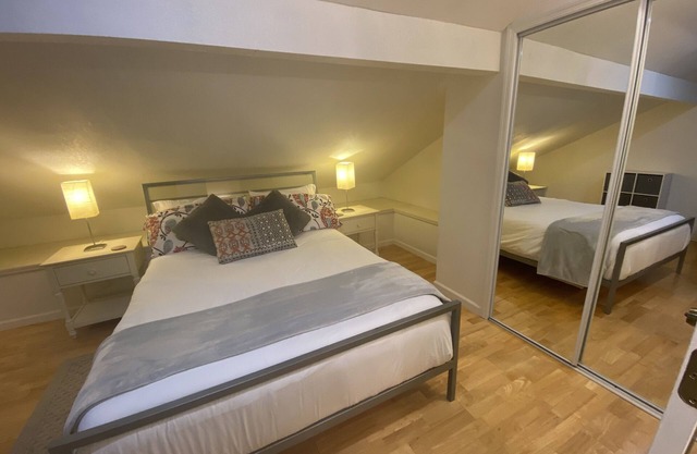 1 Bedroom Lofted, Private entrance, dedicated parking, W/D, WiFi