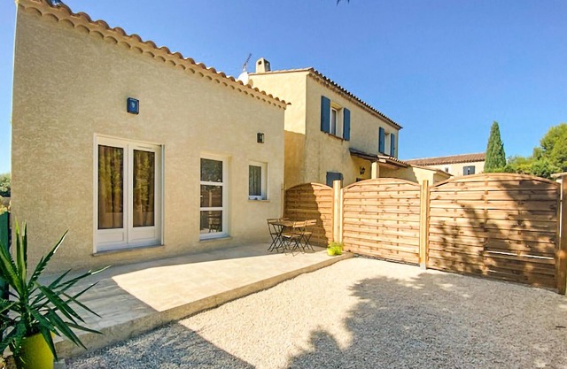 1 bedroom lovely home in Arles