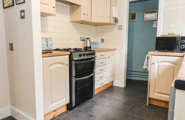 1 Blinkbonny Cottages