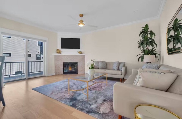 1 Block to Beach with Linens + Towels and Coffee Included