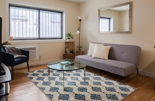 1 BR Apt Near Marquette University