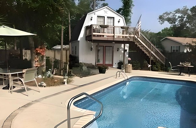 1 BR Studio/Cottage with Pool & Golf Cart/Near Beach