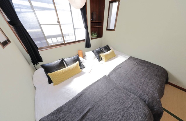 1 house completely rented out/3 min. by JR Tennoji train/10 min. by Namba train/Direct connection to Kansai International Airport! Direct train to Osaka Castle