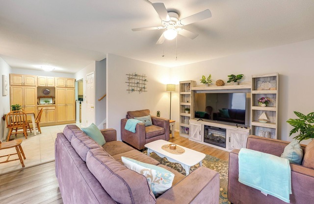 1 Mi to Beach: Condo w/Bicycles in Spring Lake!