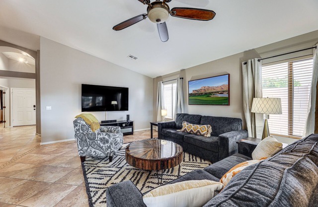 1 Mi to Golf: Mtn-View Gem w/Patio in Gold Canyon