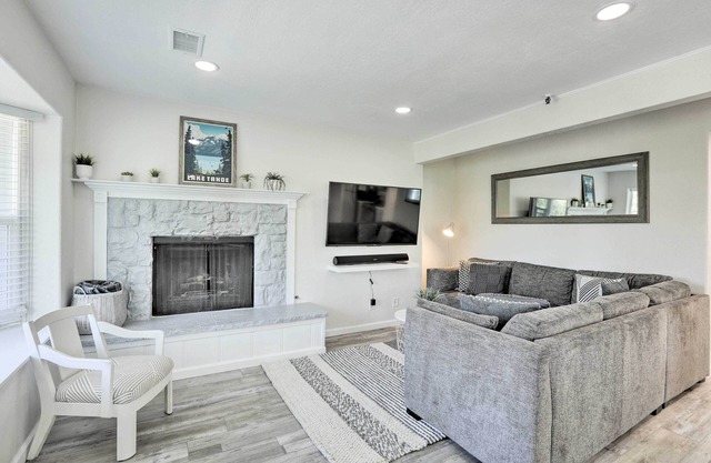 < 1 Mi to Slopes! 'Heavenly Daze Chalet' in Tahoe