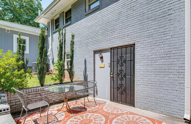 1 Mi to Train: ATL Area Apt w/Patio & Shared Yard