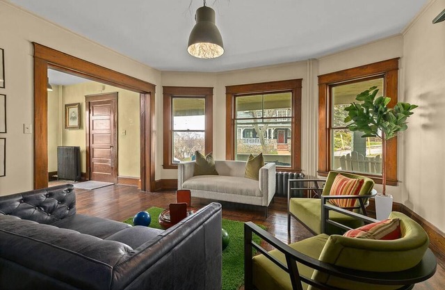 (1) Starr Suite - Locust & Starr Inn