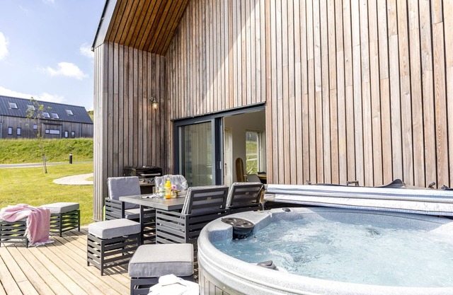 1 The Vista, Willingcott Nr Woolacombe - Hot tub/Pet friendly/On-site pool/EV Charger/Ecohome