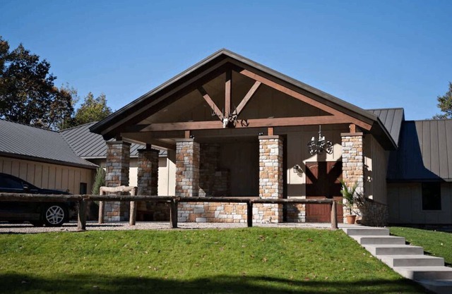 10,000 Sq. Ft. Full Service Lodge on Gated, 1,300 Acre Private Ranch