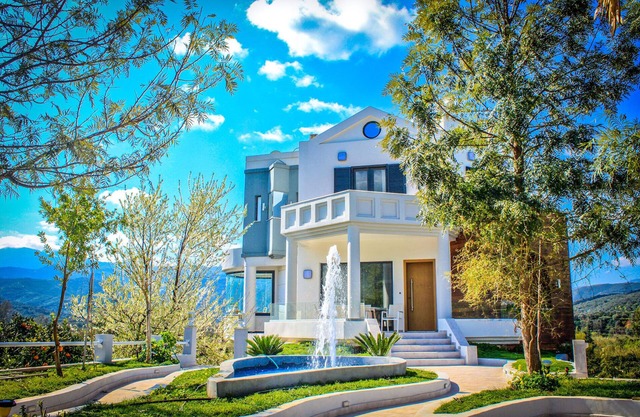10' from the Beach, Waterpark & Chania City/Family-Friendly Villa