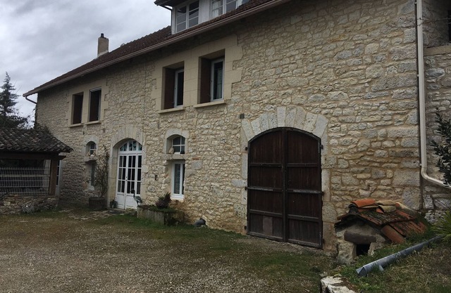 10 km from Cahors and 30 km from St Cirq Lapopie