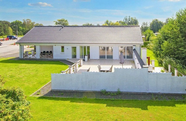 10 person holiday home in Grenaa