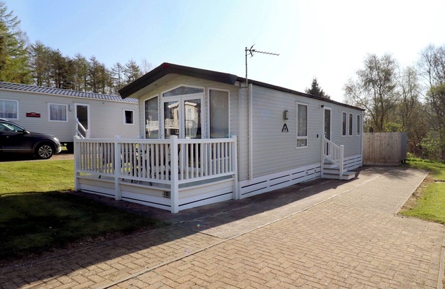 10 WOODLANDS WAY, pet friendly, with a garden in Longframlington