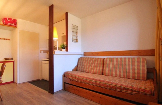 100m from ski slopes, 4th floor, balcony, parking, tv, ski locker, 25m², Alpe d'Huez