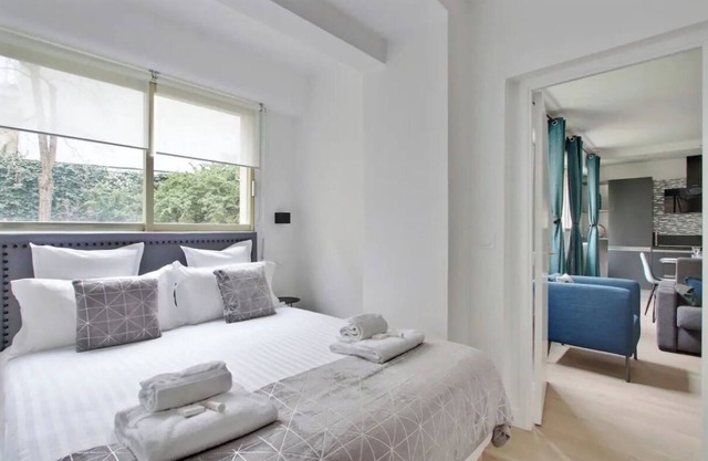 100sqm 3 bedroom located in Trocadero