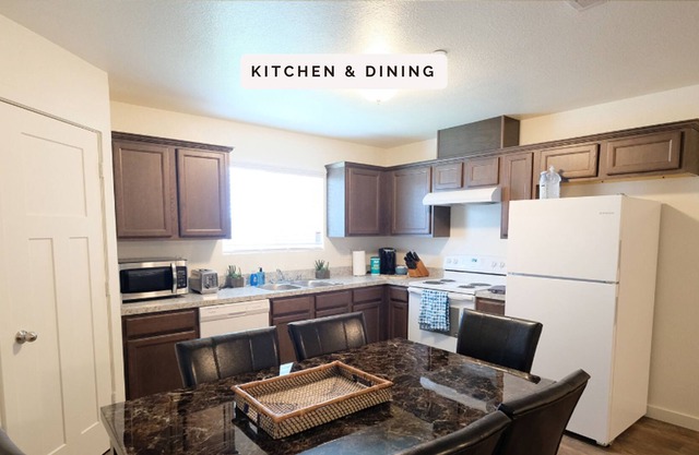 10B 3 STORY, 2 BDRM, 3 BEDS, 1 BATH, N. HOU, IAH