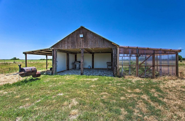 11-Acre Log Cabin w/Jungle Gym & Sand Volleyball