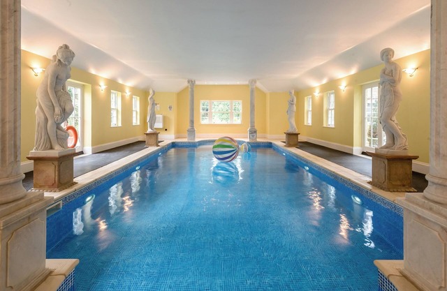 11 bedroom accommodation in Wainfleet All Saints, near Skegness