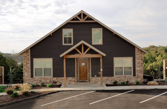 #12 - 7 Bedroom (Antlers Resort)