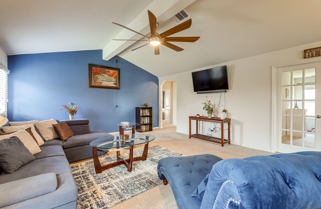 12 Mi to Beach: Texas Gulf Coast Home w/Fire Pit