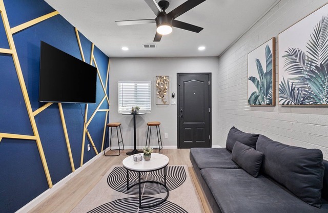 12 Minutes From Downtown Phoenix - 1 Bedroom