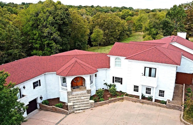 12acre Villa right by Keeneland-Keene Creek Estate 10,000sqft