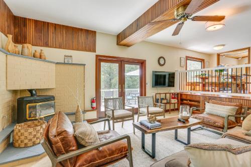 13 Mi to Ski Big Bear Updated Getaway with Deck