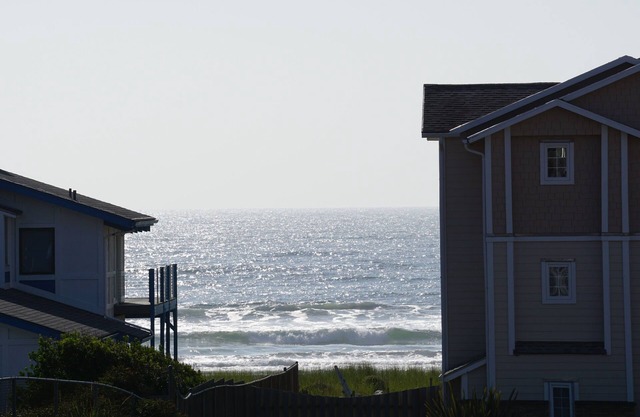 1333 A Pleasant Surprise with a peak-a-boo view!