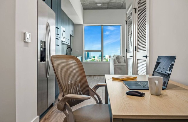 14th Floor SkySuite | DT Views! | Pool & Gym