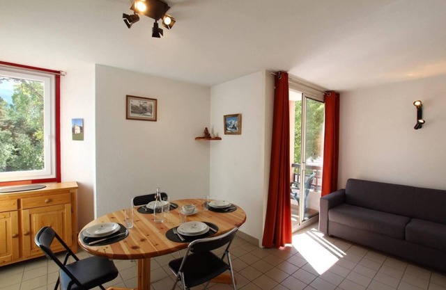 150m from ski slopes, 3rd floor, view mountain, balcony, tv, 38m², Serre Chevalier