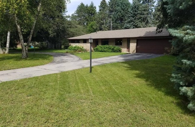 16 MIN FROM RYDERCUP Wooded Retreat